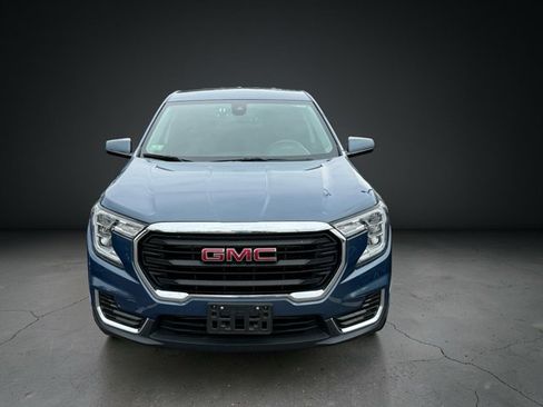Used 2024 GMC Terrain SLE AWD/4WD image 2
