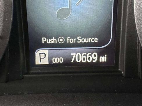 Used 2019 Toyota Sienna XLE image 33