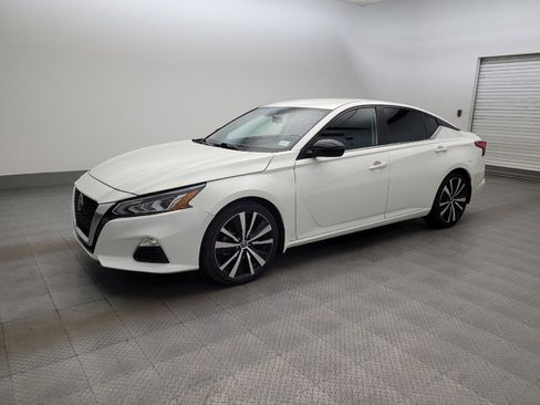 Used 2022 Nissan Altima 2.5 SR FWD image 2