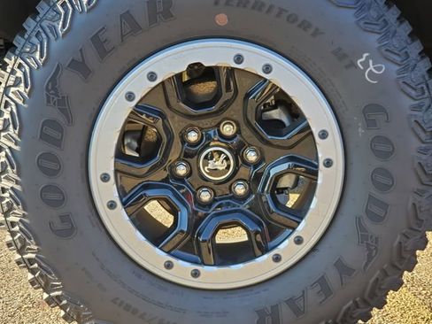New 2024 Ford Bronco Outer Banks w/ Sasquatch Package AWD/4WD image 13