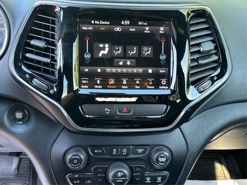 Used 2019 Jeep Cherokee High Altitude AWD/4WD image 29