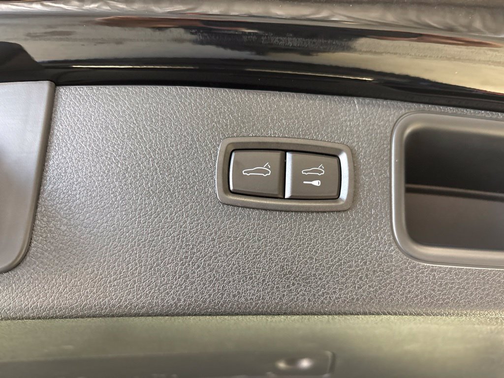 Certified 2023 Porsche Macan S AWD/4WD image 21