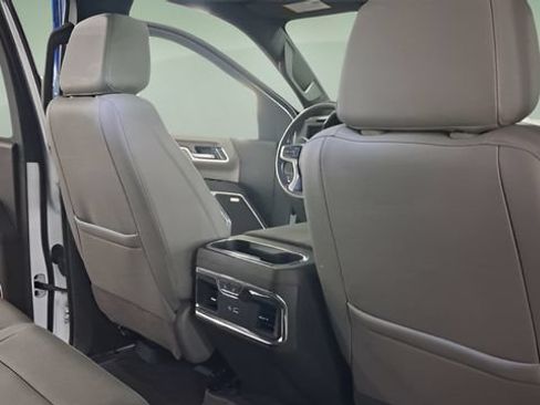 Used 2026 Chevrolet Silverado 3500 LTZ w/ LTZ Premium Package AWD/4WD image 19