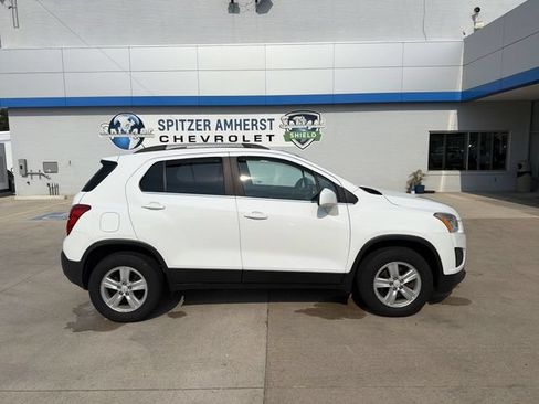 Used 2016 Chevrolet Trax LT w/ LT Convenience Package AWD/4WD image 11