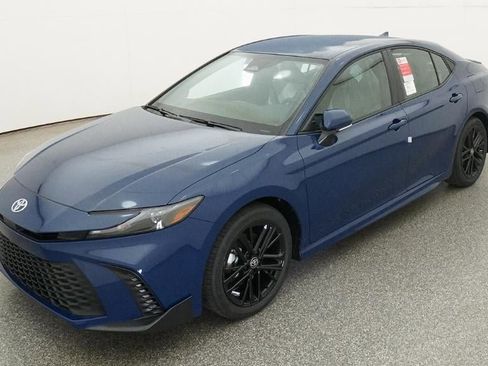 New 2026 Toyota Camry SE FWD image 1