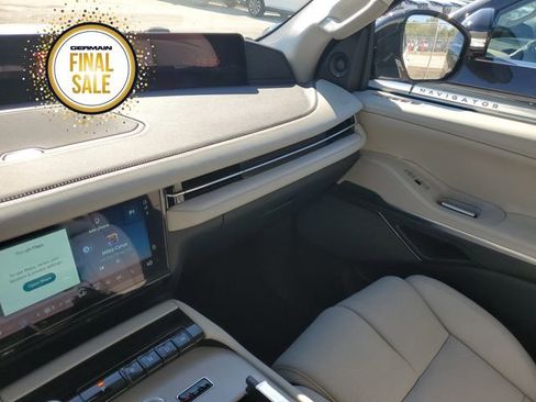 New 2025 Lincoln Navigator Reserve image 31