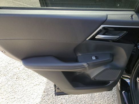 New 2026 Nissan Rogue SL AWD/4WD image 10