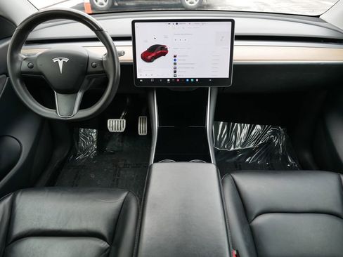 Used 2020 Tesla Model Y Long Range image 18