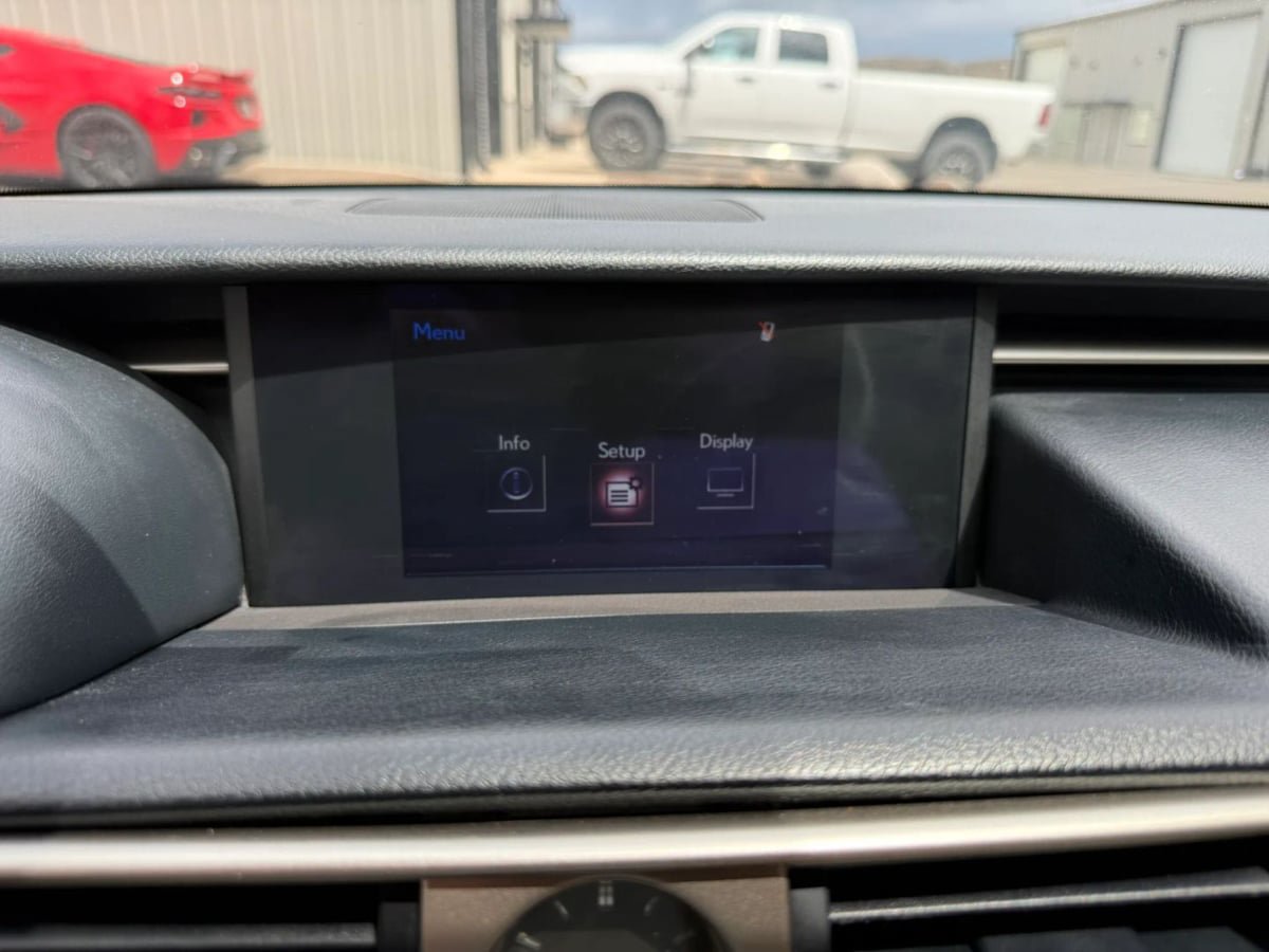 Used 2016 Lexus IS 200t RWD image 29