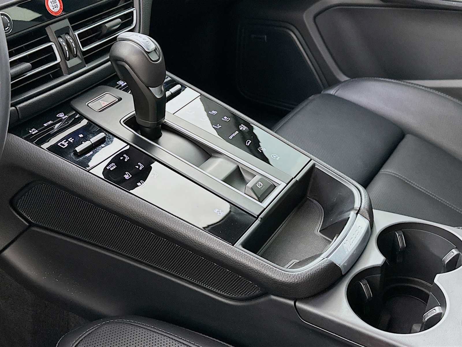 Certified 2026 Porsche Macan AWD/4WD image 20