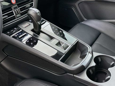 Certified 2026 Porsche Macan AWD/4WD image 20