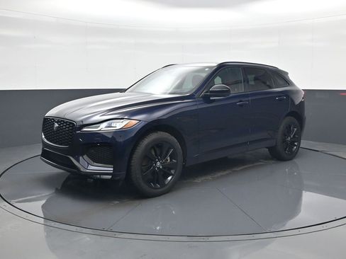 Used 2026 Jaguar F-PACE R-Dynamic S image 3