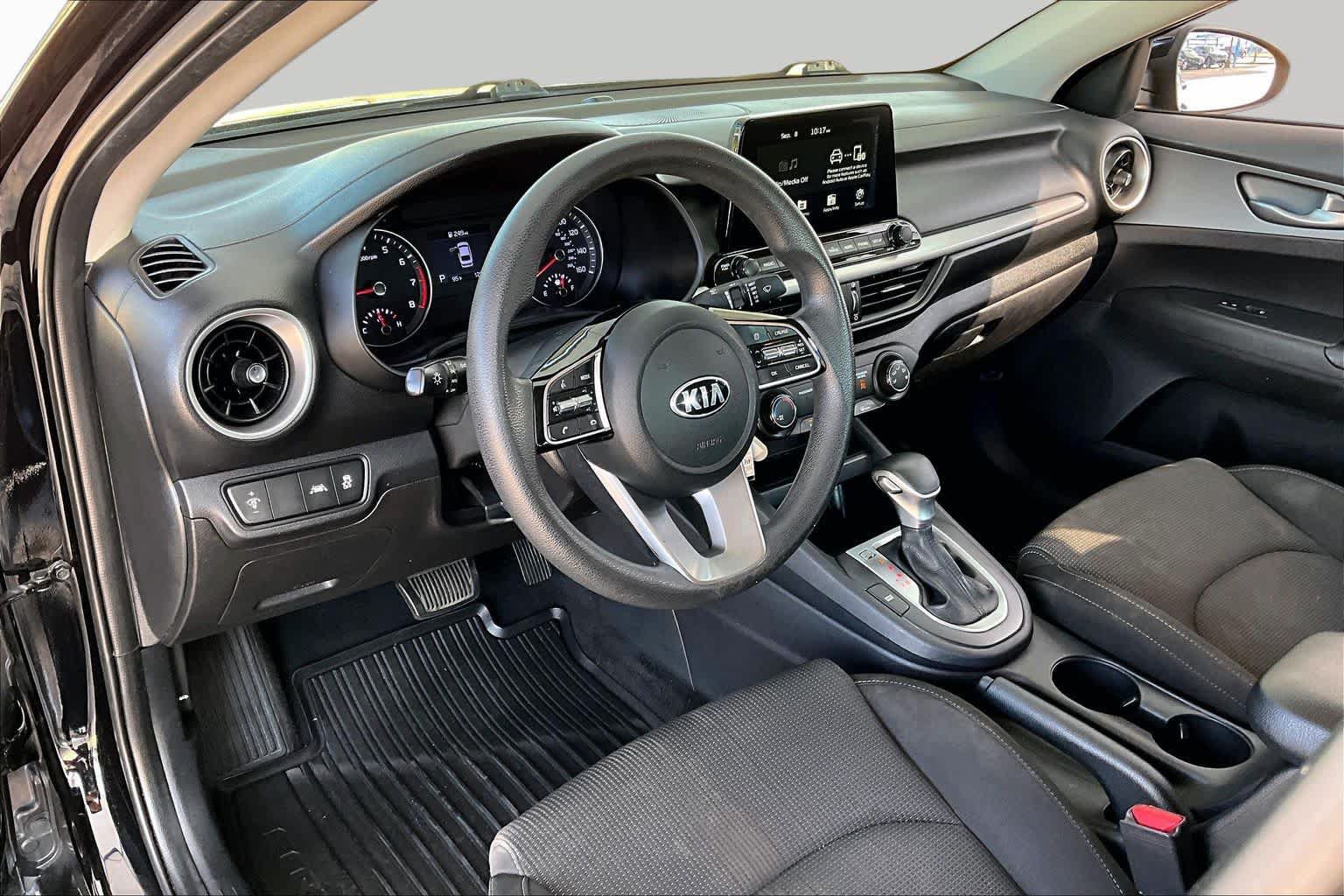 Used 2021 Kia Forte LXS FWD image 17
