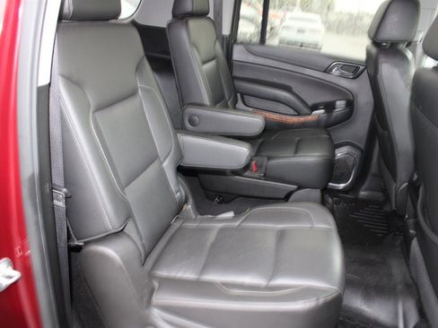 Used 2020 Chevrolet Suburban Premier AWD/4WD image 16