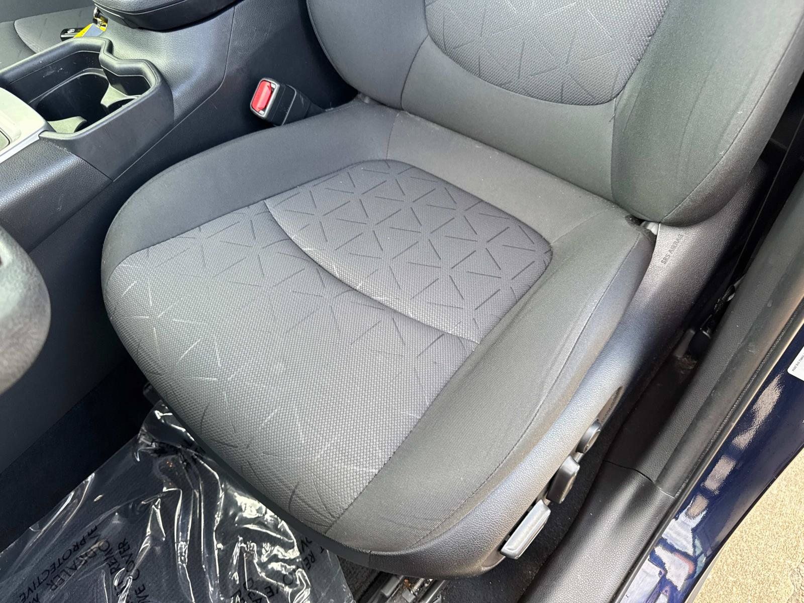 Used 2020 Toyota RAV4 XLE w/ Convenience Package FWD image 19