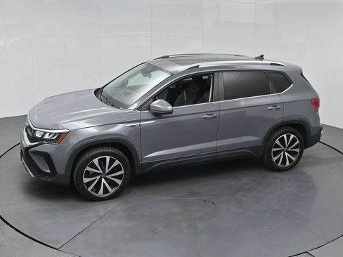 Used 2023 Volkswagen Taos SE w/ Panoramic Sunroof Package AWD/4WD image 48