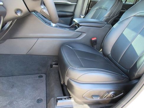 New 2025 Jeep Grand Cherokee L Limited w/ Luxury Tech Group II image 16