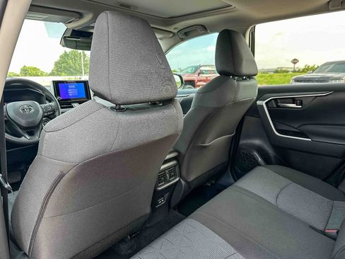 Used 2025 Toyota RAV4 XLE w/ Convenience Package FWD image 18