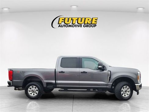 Used 2024 Ford F250 XLT image 3