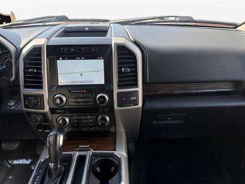 Used 2018 Ford F150 Lariat w/ Equipment Group 502A Luxury AWD/4WD image 15