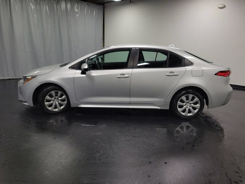 Used 2023 Toyota Corolla LE FWD image 5