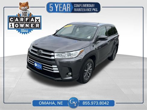 Used 2017 Toyota Highlander XLE w/ Carpet Mat Package AWD/4WD image 1