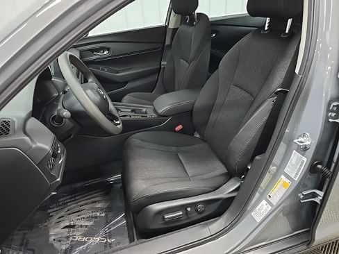 Certified 2025 Honda Accord SE image 30