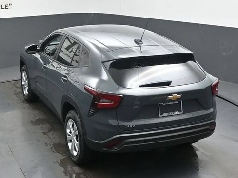 New 2026 Chevrolet Trax LS FWD image 19