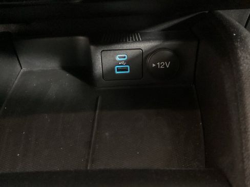 Used 2022 Ford Escape SE w/ SE Sport Appearance Package image 28