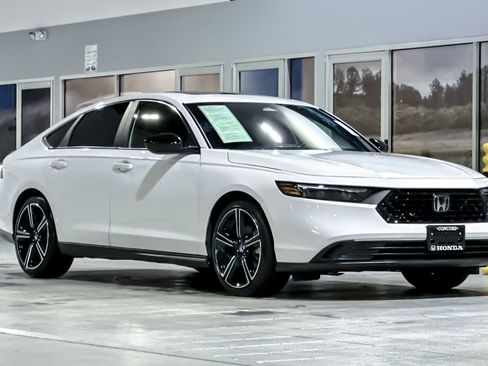 Used 2024 Honda Accord Sport image 6