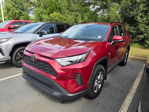 Used 2023 Toyota RAV4 XLE w/ Convenience Package FWD image 3