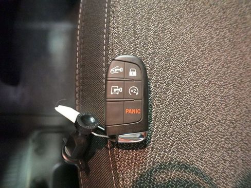 New 2024 RAM ProMaster 2500 w/ Quick Order Package 22G SLT image 25