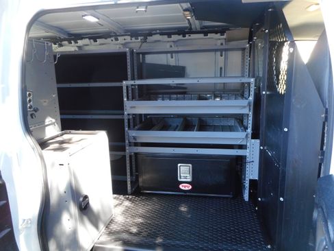 Used 2016 Chevrolet Express 2500 RWD image 19