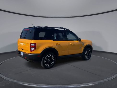 Used 2023 Ford Bronco Sport Outer Banks w/ Tech Package AWD/4WD image 9
