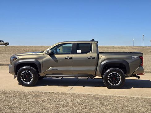 New 2026 Toyota Tacoma TRD Off-Road w/ TRD Off Road Premium Package image 3