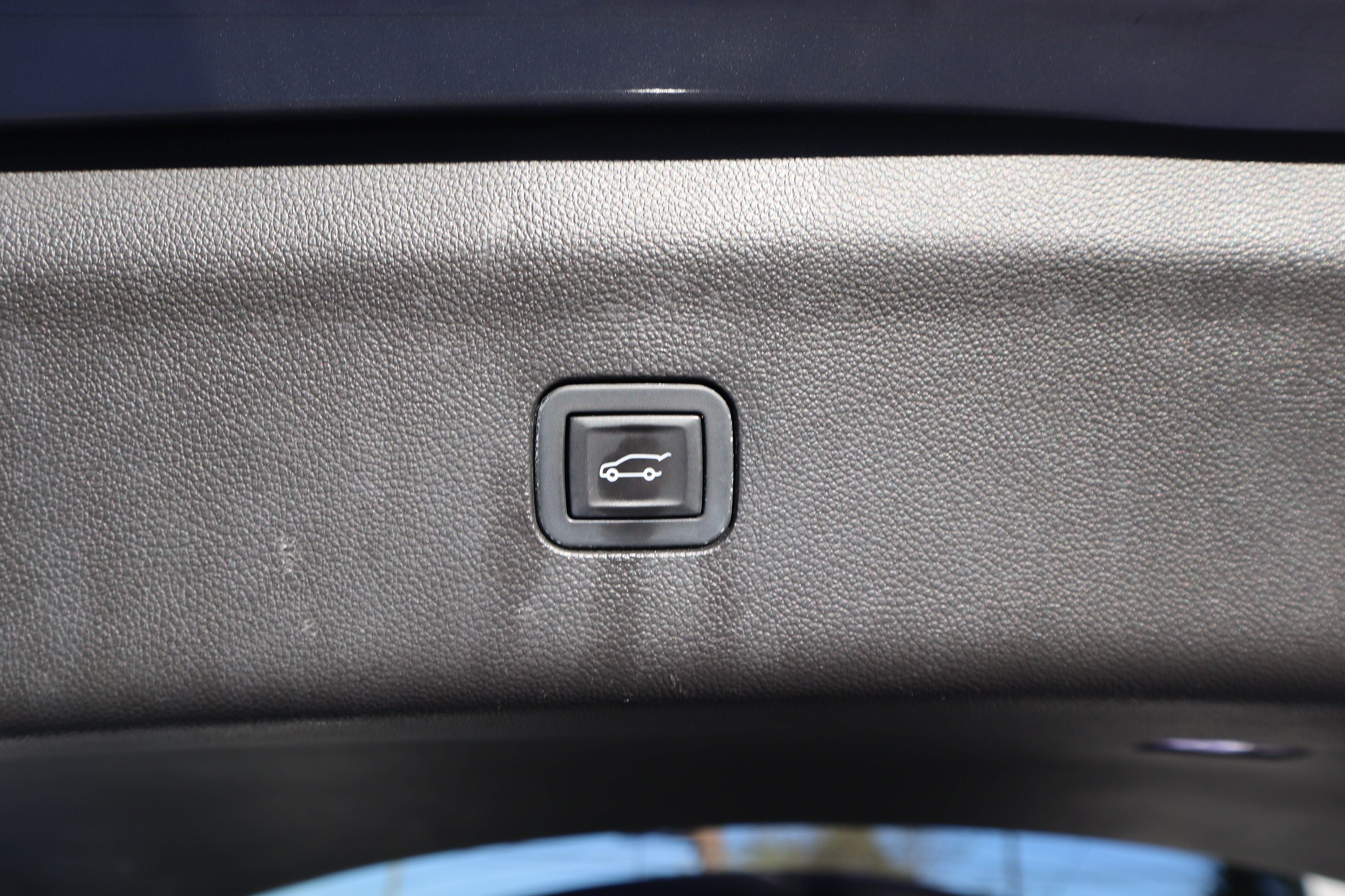 Used 2020 Buick Enclave Essence FWD image 31