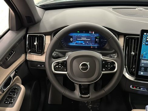 New 2026 Volvo XC90 T8 Plus w/ Protection Package Premier image 12