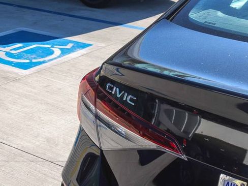 Certified 2025 Honda Civic Sport image 8