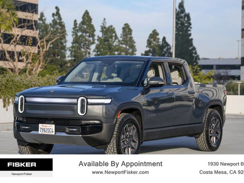 Used 2025 Rivian R1T Adventure image 4