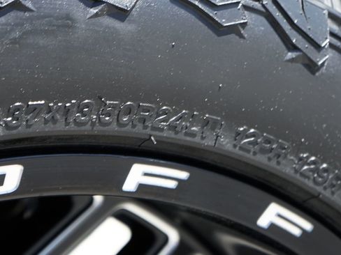 Used 2021 Chevrolet Silverado 2500 LTZ w/ Carhartt Edition image 46