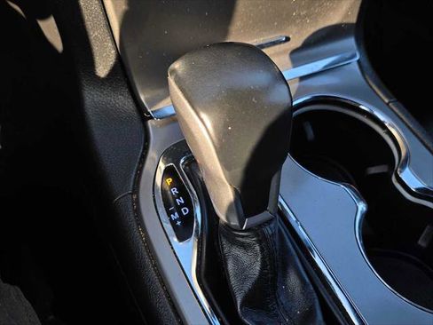 Used 2022 Jeep Grand Cherokee Limited image 37