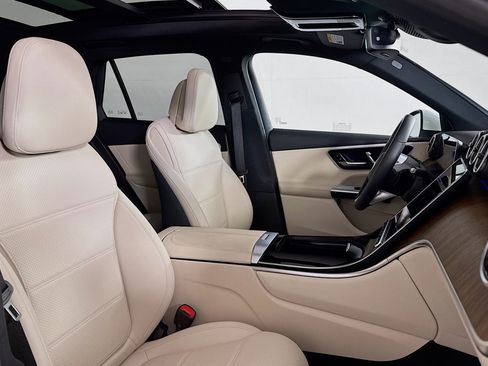Certified 2026 Mercedes-Benz GLC 300 image 7