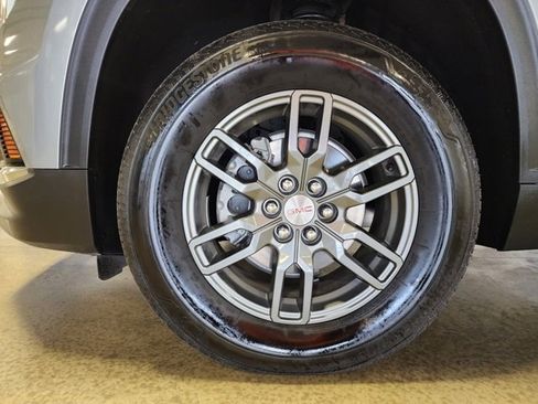 Certified 2025 GMC Acadia Elevation image 9