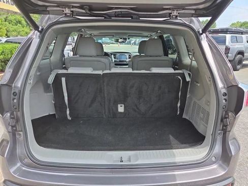 Used 2016 Toyota Highlander Limited w/ Driver Technology Package FWD image 21