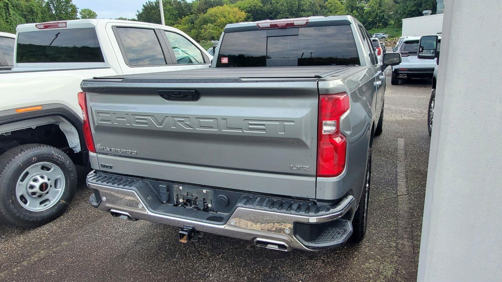 Used 2024 Chevrolet Silverado 1500 LTZ w/ LTZ Premium Package AWD/4WD image 9