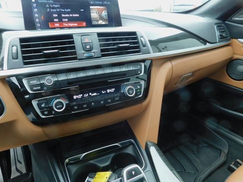 Used 2019 BMW 440i xDrive Convertible w/ Convenience Package image 18