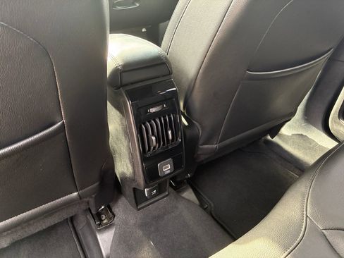 Used 2025 Jeep Compass Limited image 19