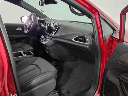 New 2026 Chrysler Pacifica Select image 36