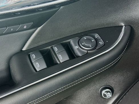 Used 2023 Buick Envision Essence FWD image 23