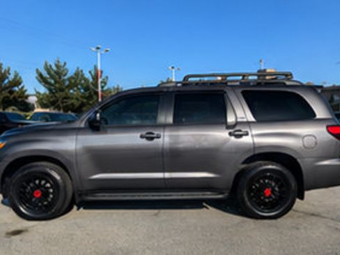 Used 2022 Toyota Sequoia TRD Pro AWD/4WD image 2